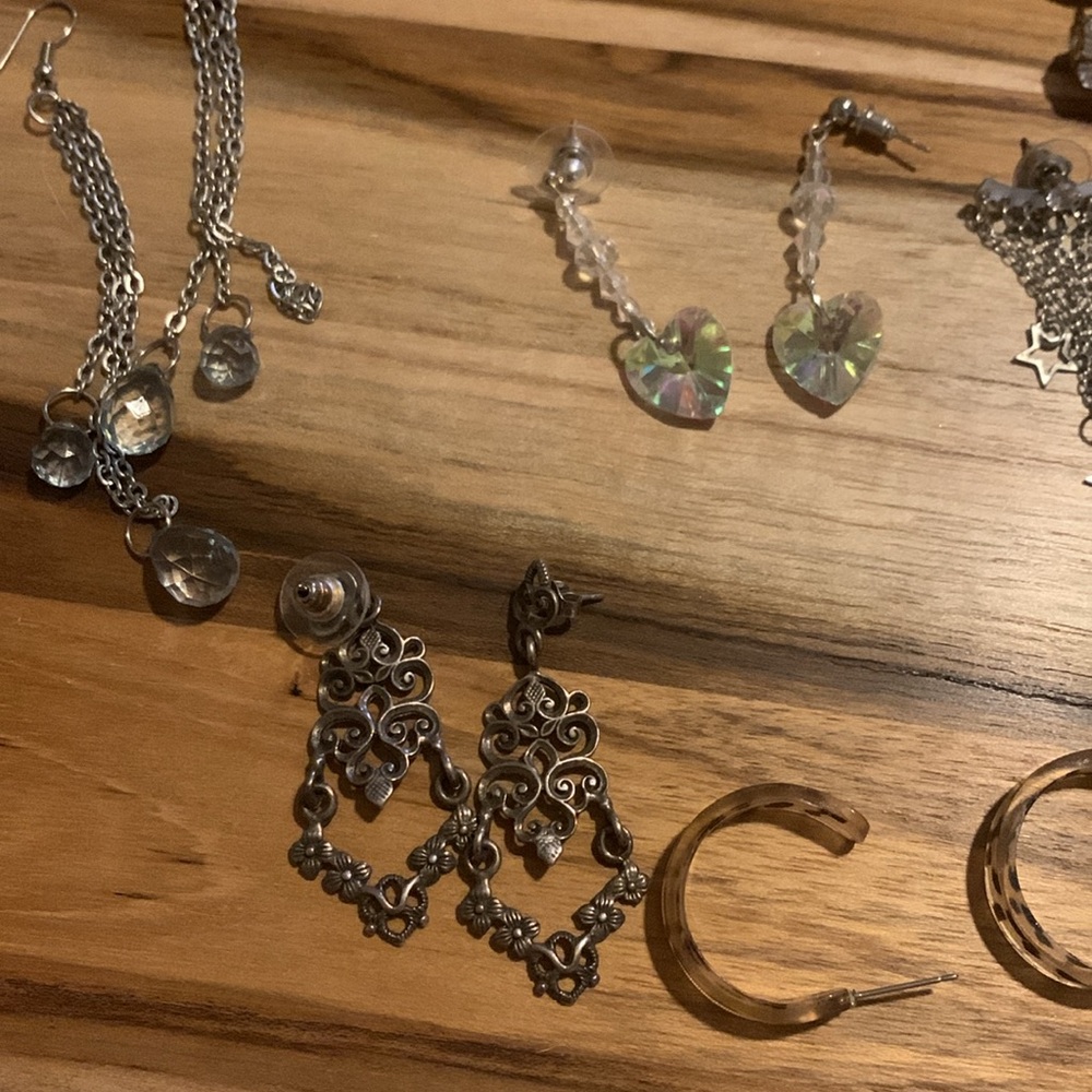 Earring bundle - Picture 6 of 6